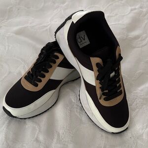 DV by Dolce Vita Wens Black, White, and Tan Sneakers